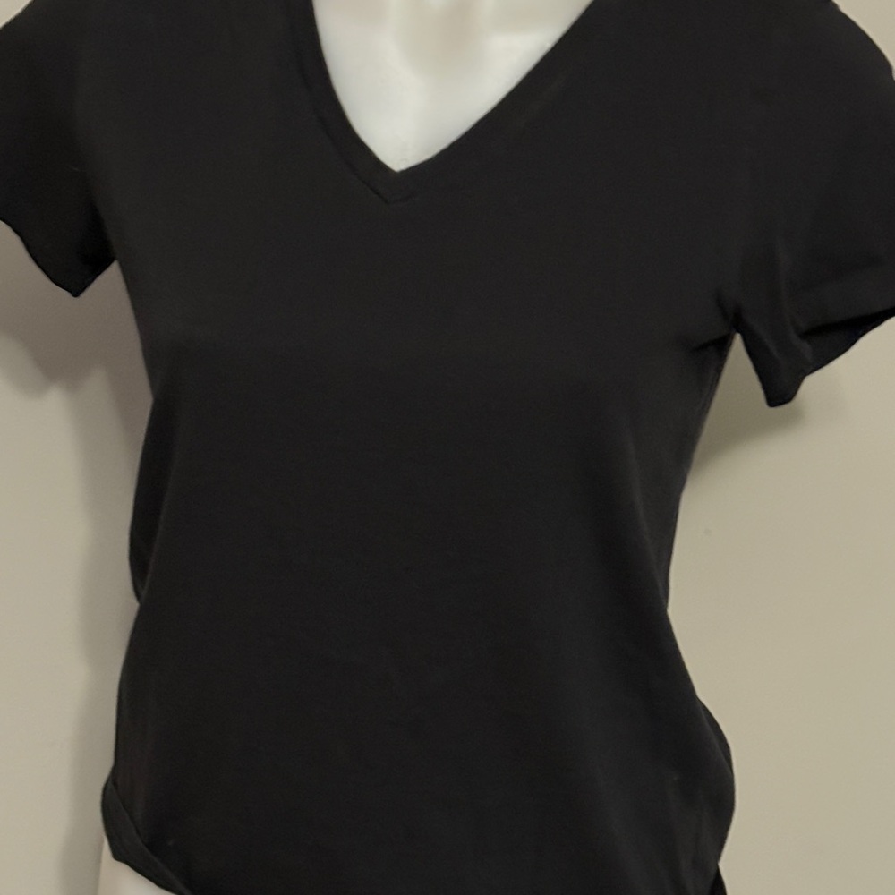Bombas Women's Black V-Neck Tee